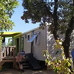 Mobil-home A Avec Terrasse - 3 Pour 6 Personnes - Api-1-52-1167 Κάμπινγκ *