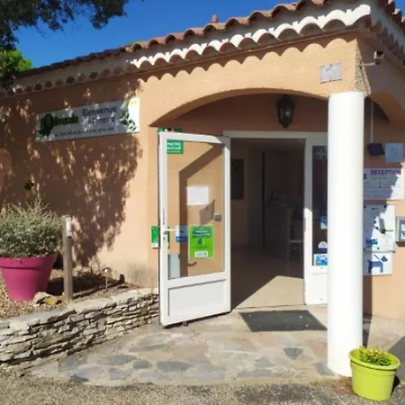 Mobil-home A Avec Terrasse - 3 Pour 6 Personnes - Api-1-52-1167 * Laurens