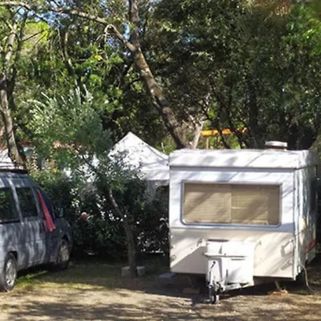 Mobil-home A Avec Terrasse - 3 Pour 6 Personnes - Api-1-52-1167 Laurens